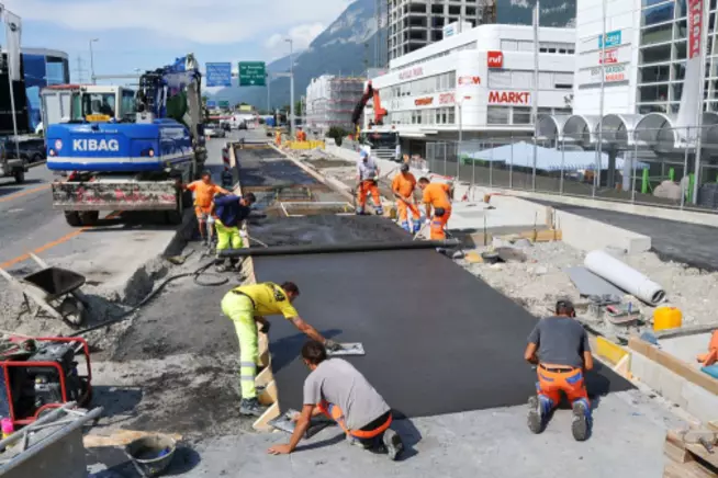 Kreisel Comercial-/Richtstrasse, Chur: Fahrbahnplatte Busspur